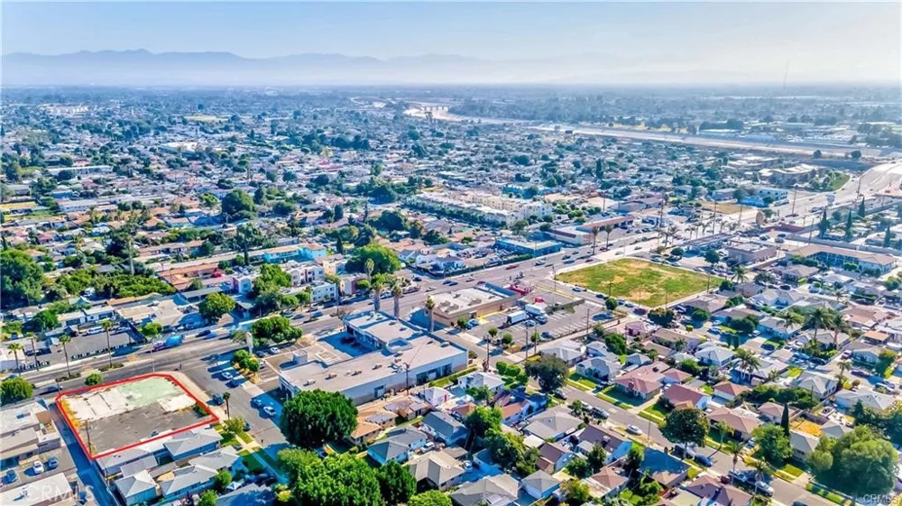 2416 E Alondra Compton, CA 90221