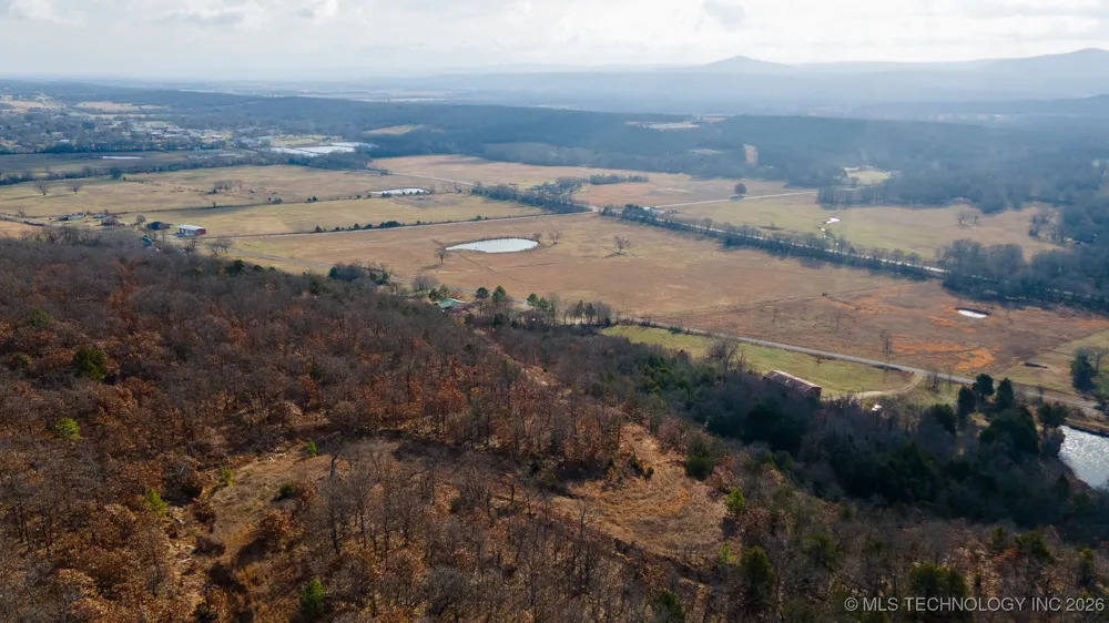 1100 Etchison Road Quinton, OK 74561