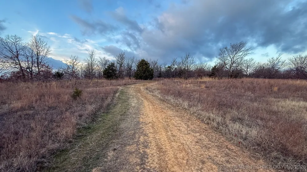 1100 Etchison Road Quinton, OK 74561