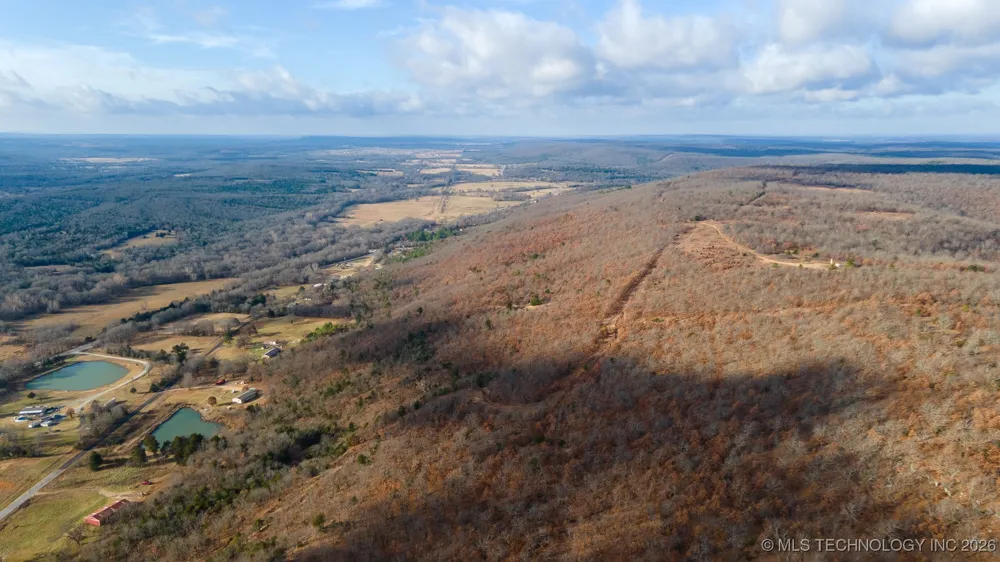 1100 Etchison Road Quinton, OK 74561