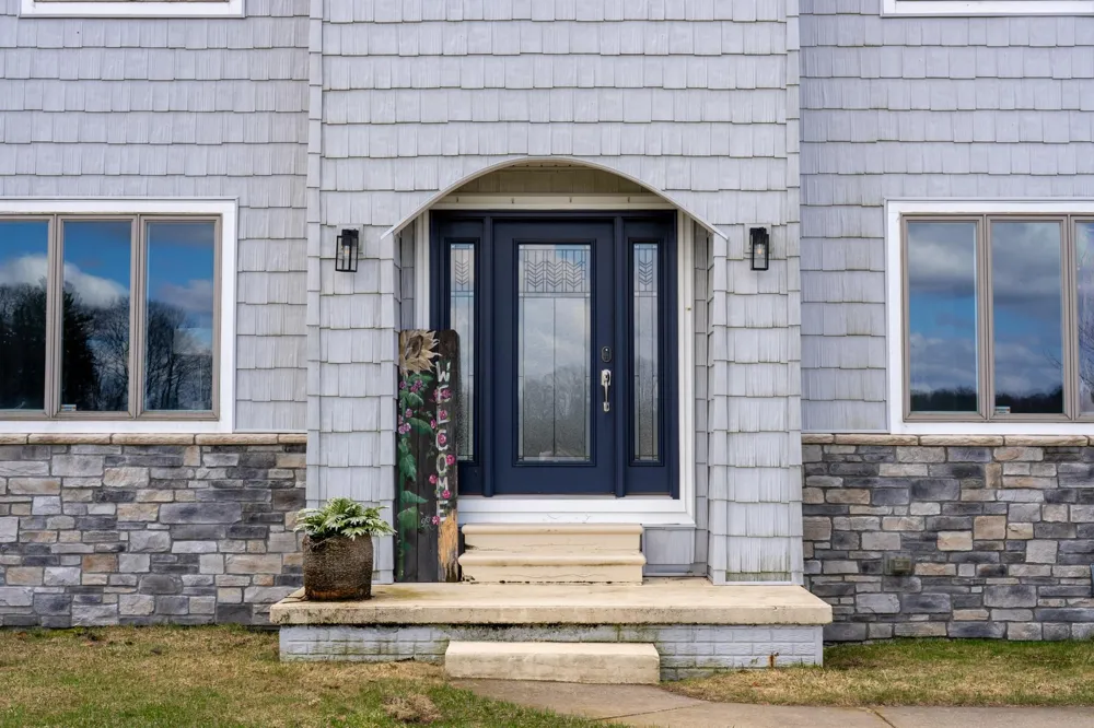 3195 S Rolland Road Broomfield Township, MI 49340