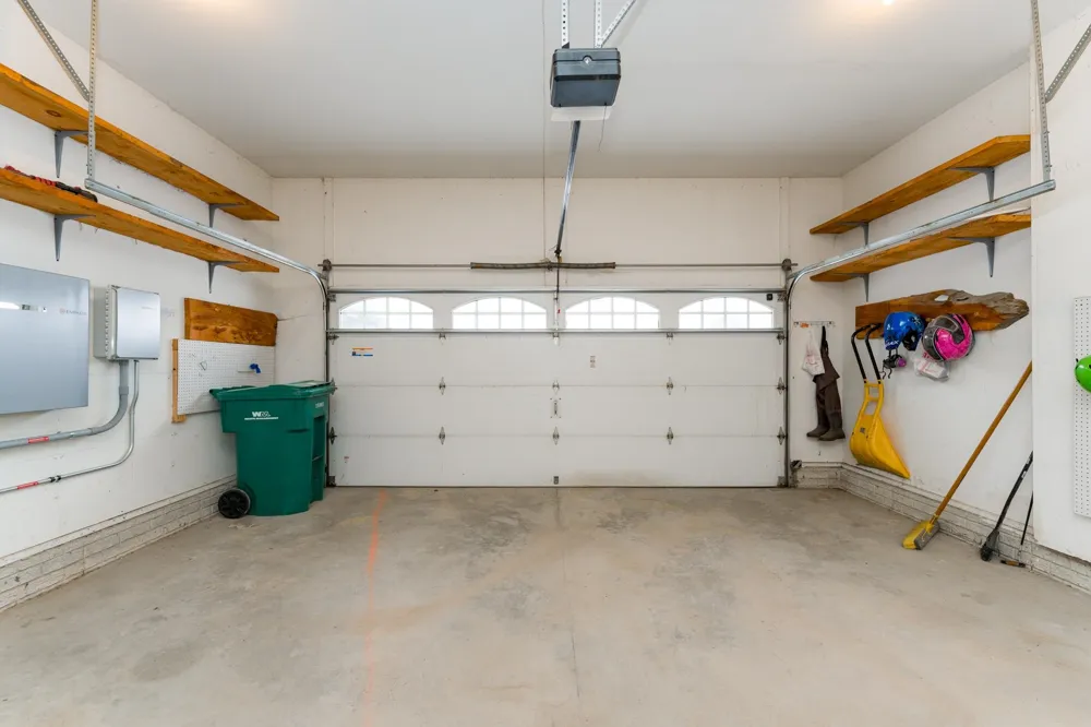 3195 S Rolland Road Broomfield Township, MI 49340