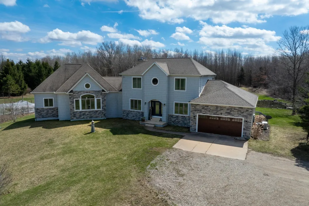 3195 S Rolland Road Broomfield Township, MI 49340