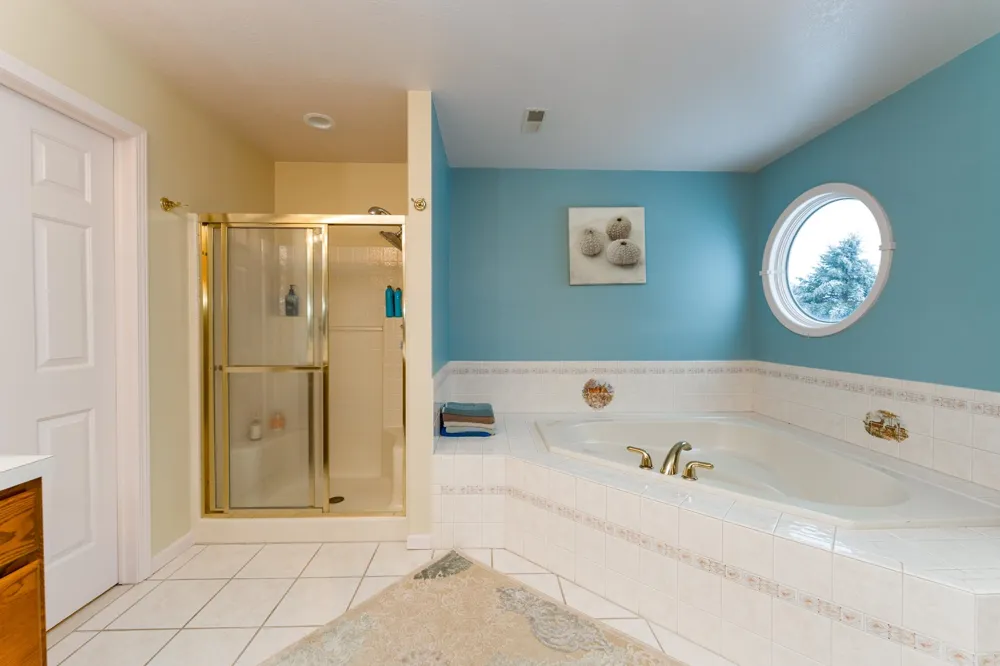 3195 S Rolland Road Broomfield Township, MI 49340