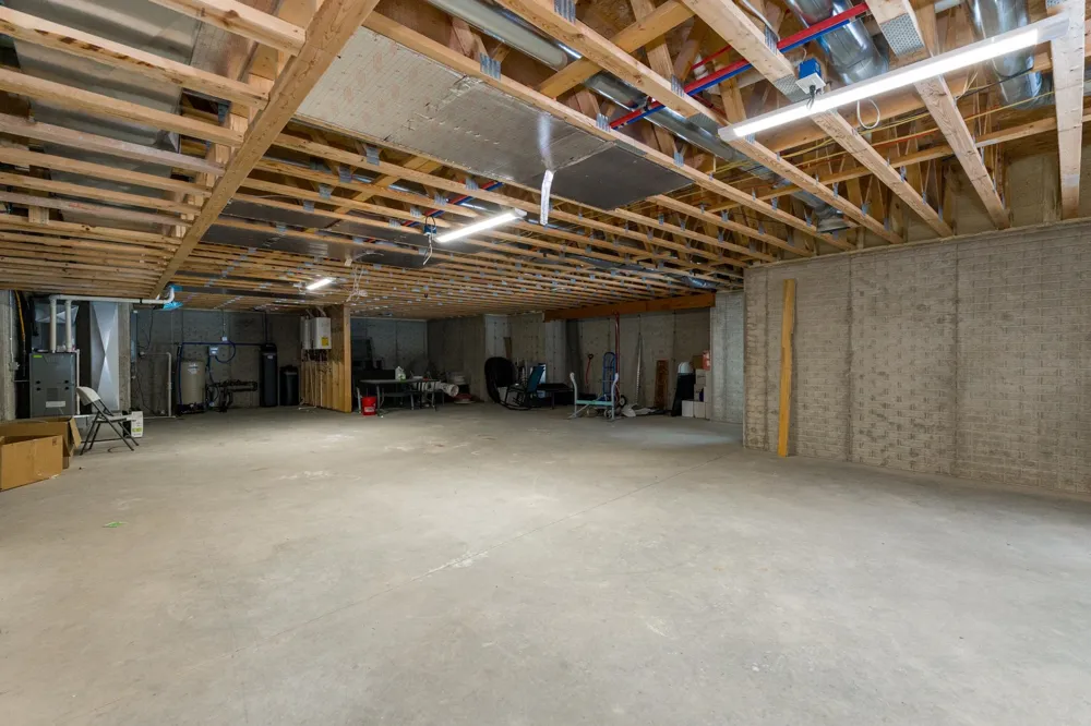 3195 S Rolland Road Broomfield Township, MI 49340