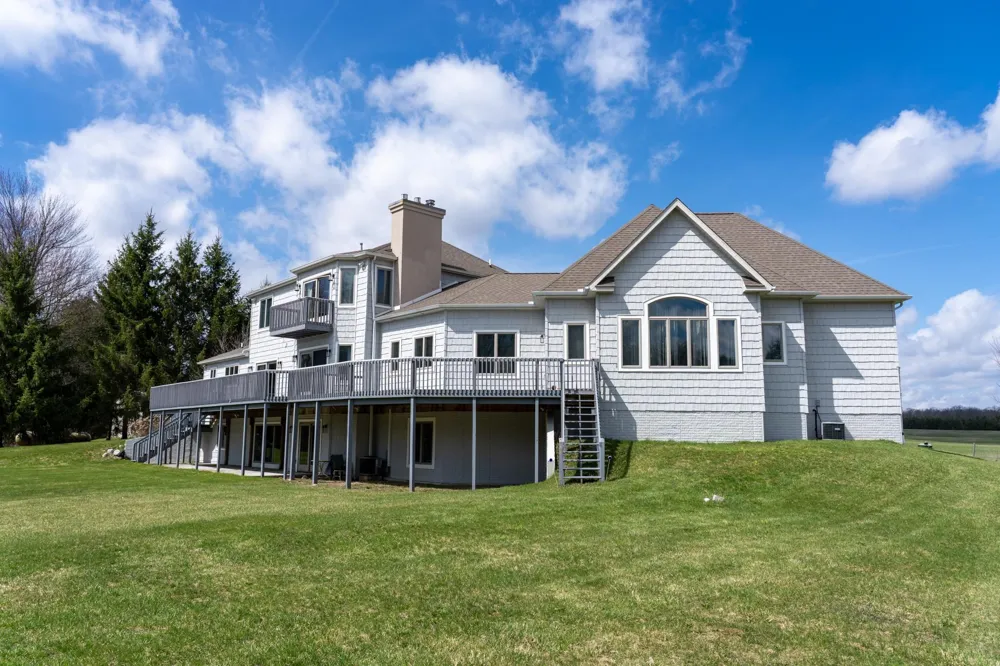 3195 S Rolland Road Broomfield Township, MI 49340