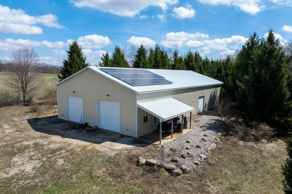 3195 S Rolland Road Broomfield Township, MI 49340
