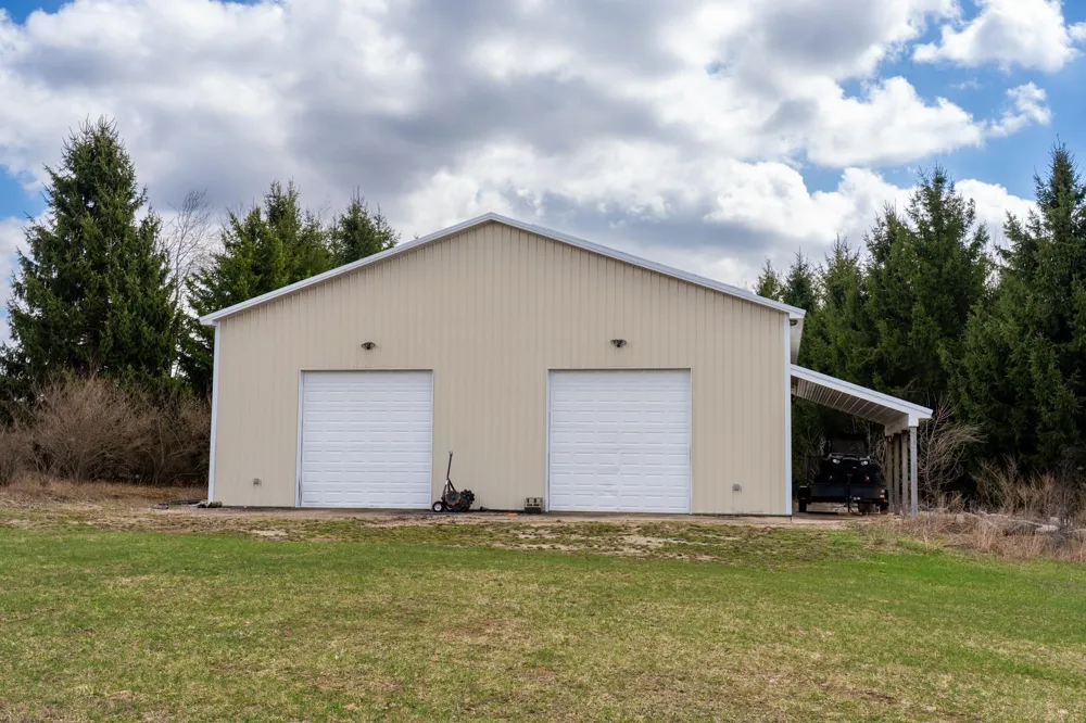 3195 S Rolland Road Broomfield Township, MI 49340