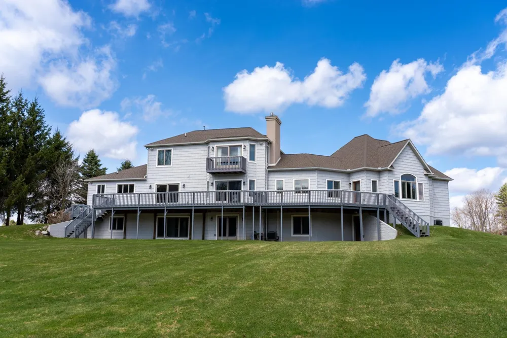 3195 S Rolland Road Broomfield Township, MI 49340