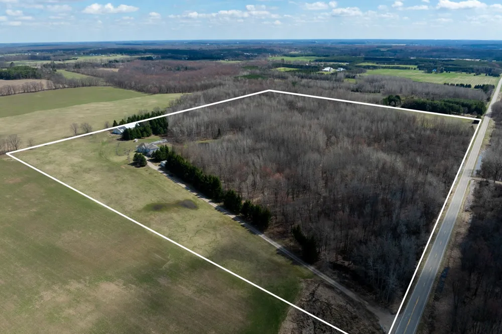 3195 S Rolland Road Broomfield Township, MI 49340
