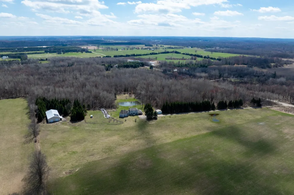 3195 S Rolland Road Broomfield Township, MI 49340