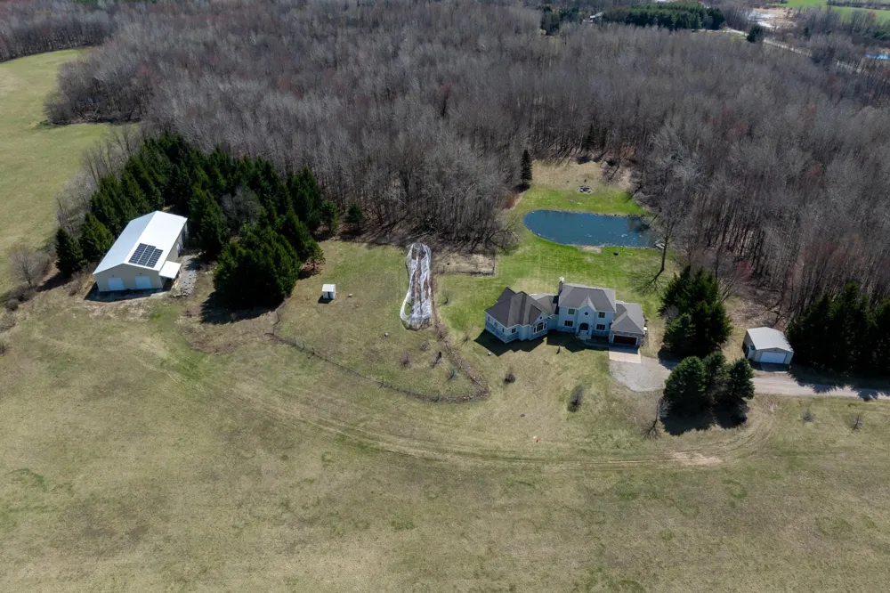 3195 S Rolland Road Broomfield Township, MI 49340