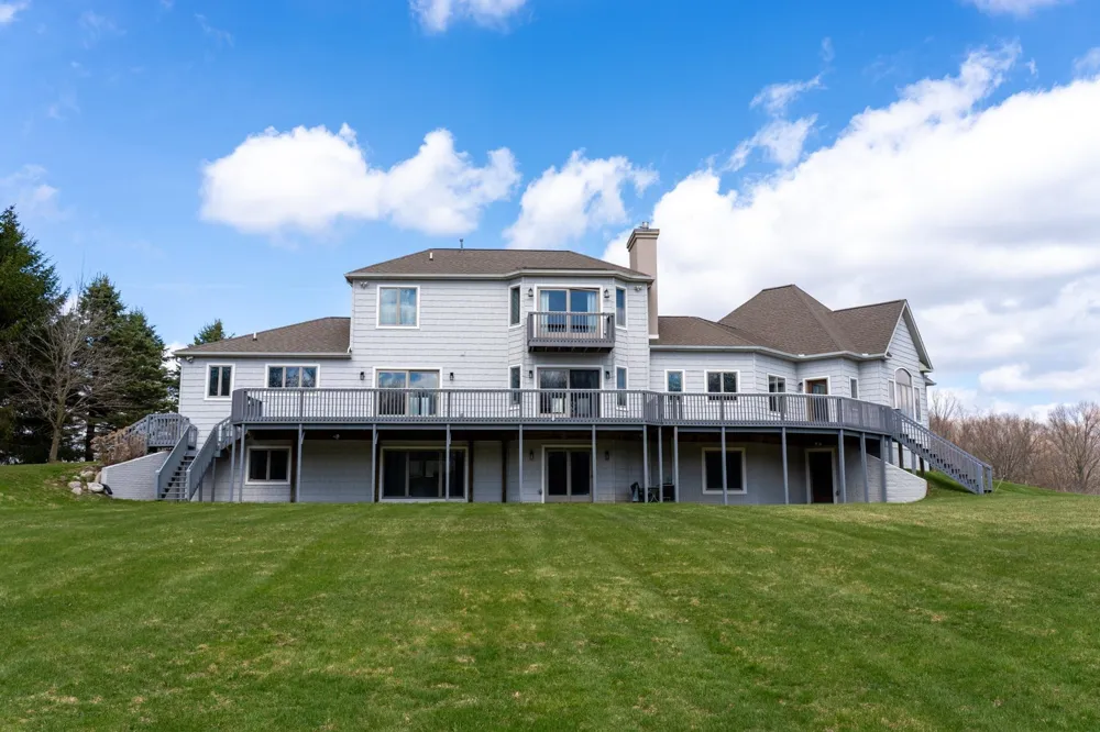 3195 S Rolland Road Broomfield Township, MI 49340