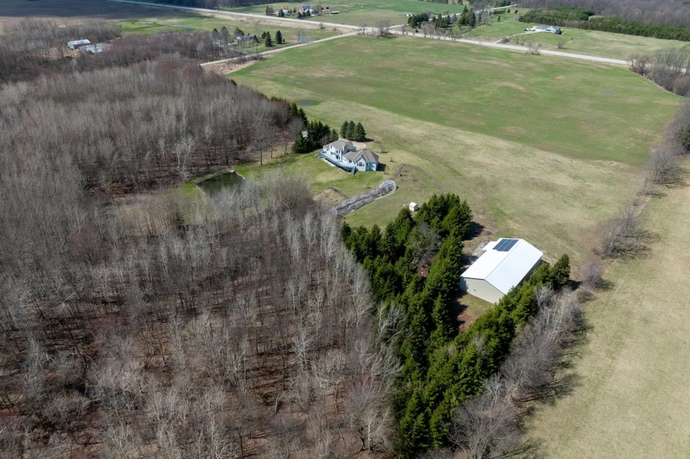 3195 S Rolland Road Broomfield Township, MI 49340