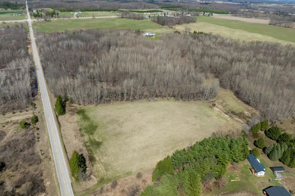 3195 S Rolland Road Broomfield Township, MI 49340