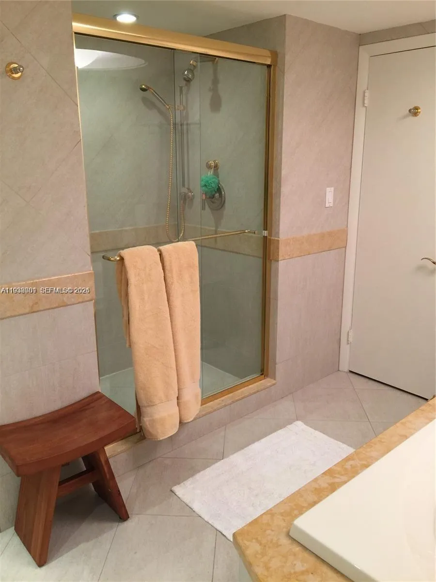 1121 Crandon Blvd #F1107 Key Biscayne, FL 33149