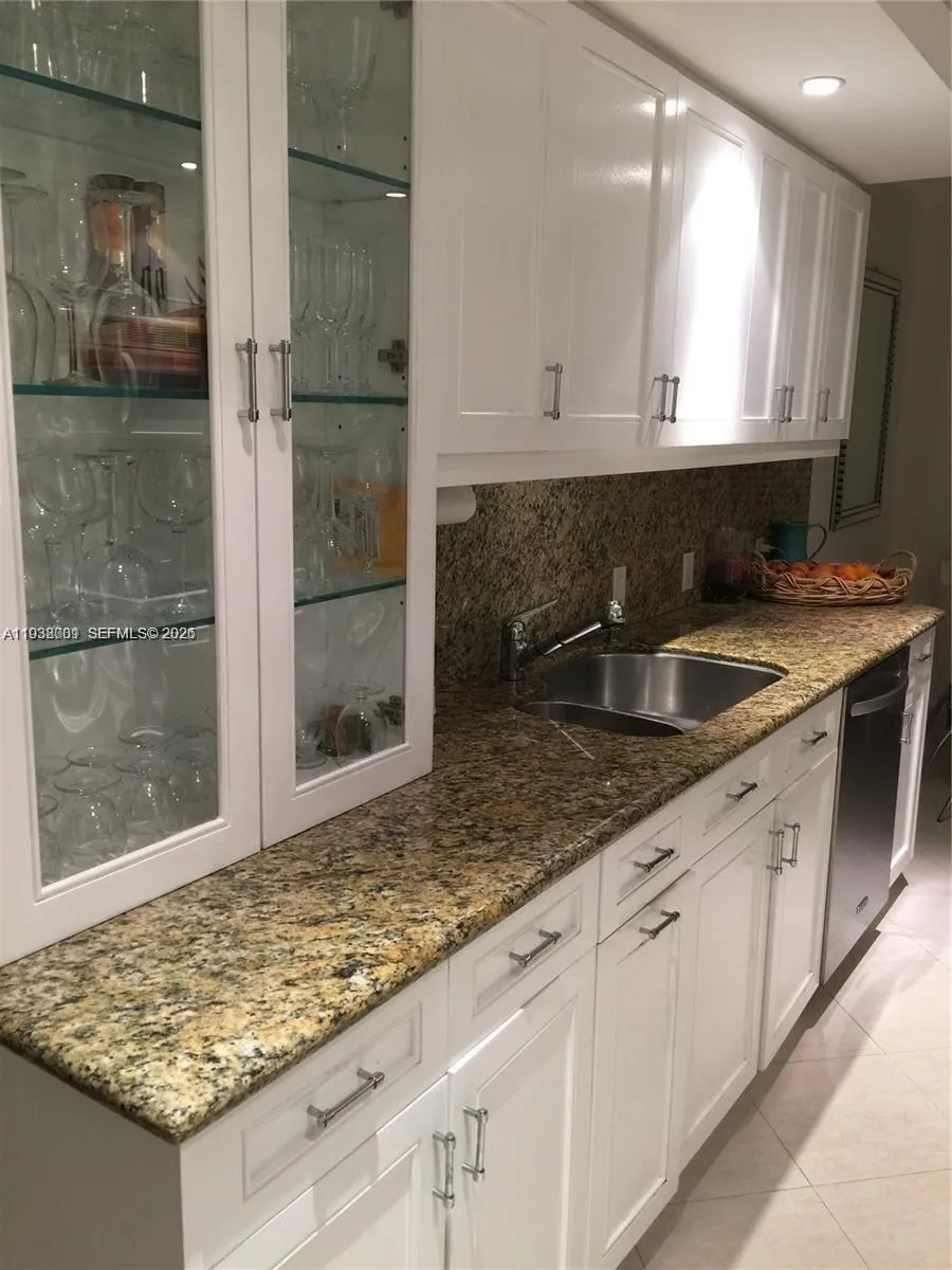 1121 Crandon Blvd #F1107 Key Biscayne, FL 33149