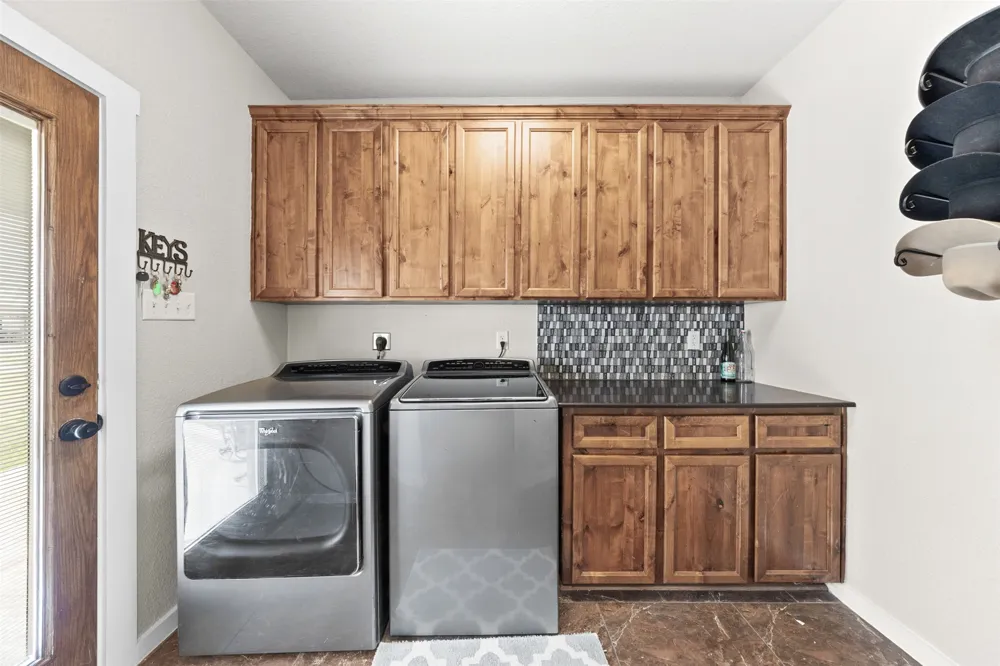 452 County Road 470 Chilton, TX 76632