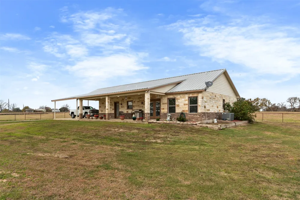 452 County Road 470 Chilton, TX 76632