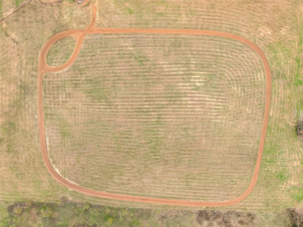452 County Road 470 Chilton, TX 76632
