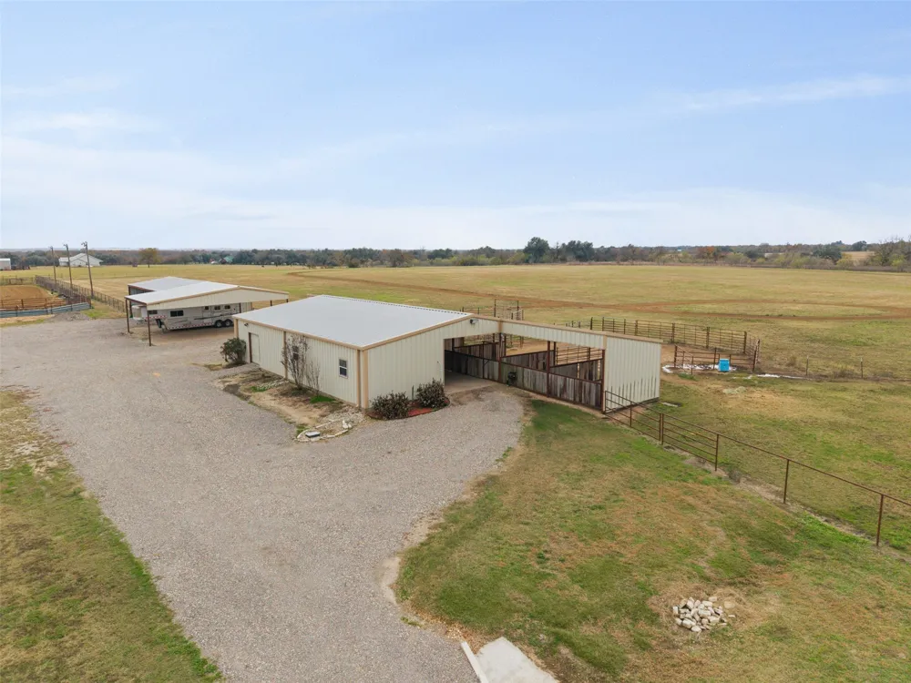 452 County Road 470 Chilton, TX 76632
