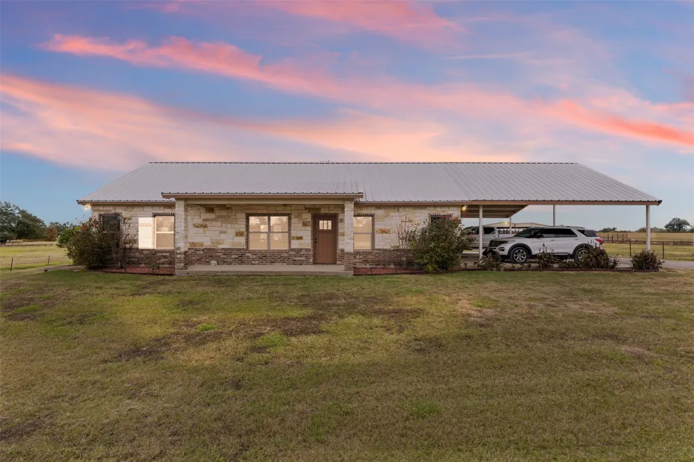452 County Road 470 Chilton, TX 76632