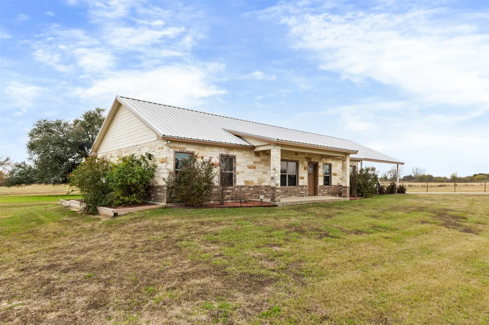 452 County Road 470 Chilton, TX 76632