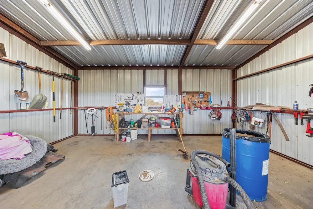 452 County Road 470 Chilton, TX 76632