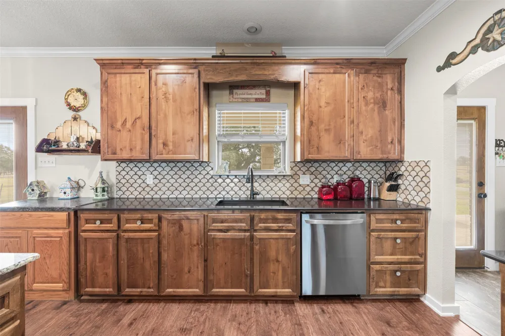 452 County Road 470 Chilton, TX 76632