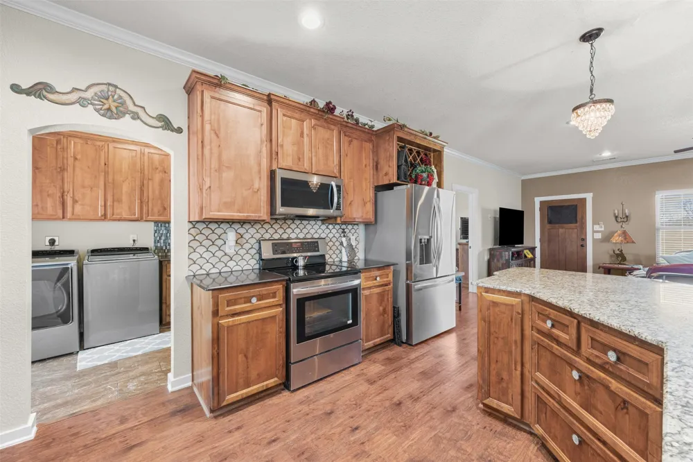 452 County Road 470 Chilton, TX 76632