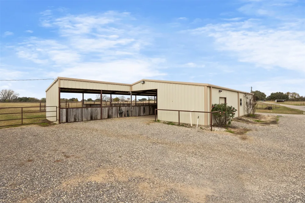 452 County Road 470 Chilton, TX 76632