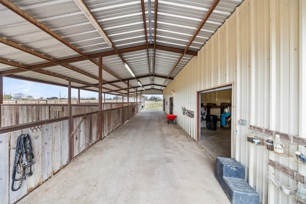 452 County Road 470 Chilton, TX 76632