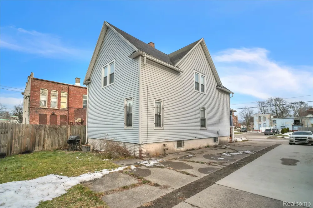 113 S Mason Street Saginaw City, MI 48602
