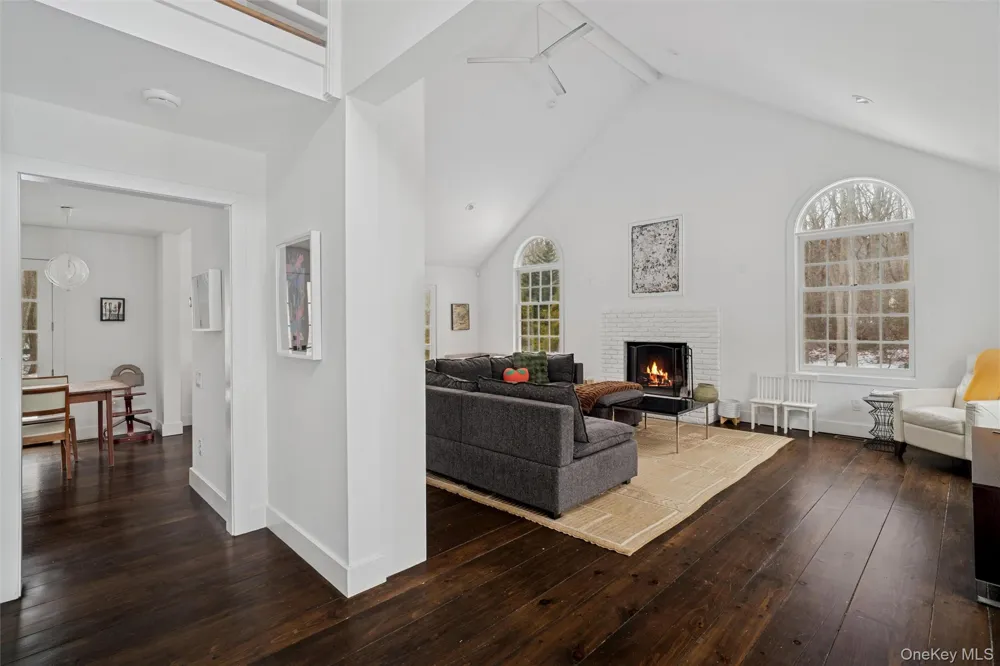 1008 Middle Line Hwy Sag Harbor, NY 11963