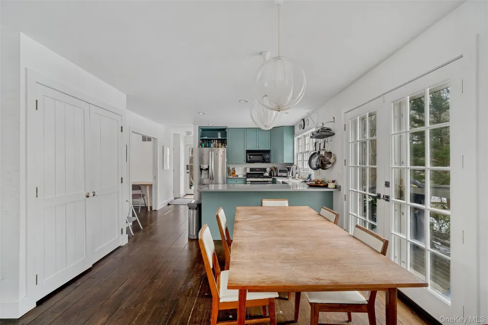 1008 Middle Line Hwy Sag Harbor, NY 11963