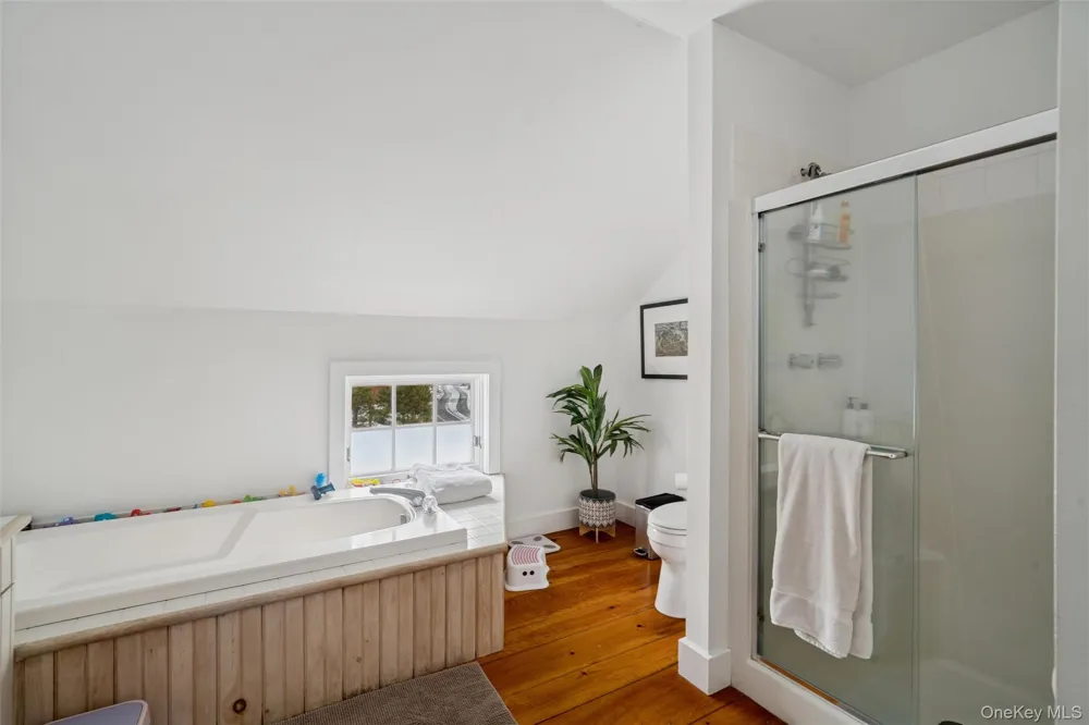 1008 Middle Line Hwy Sag Harbor, NY 11963
