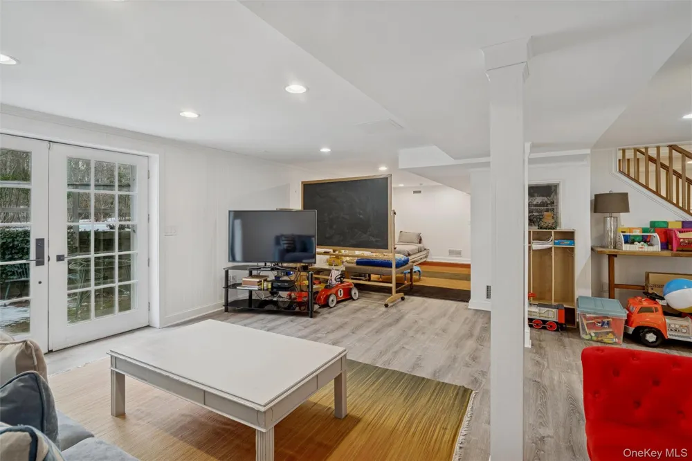 1008 Middle Line Hwy Sag Harbor, NY 11963