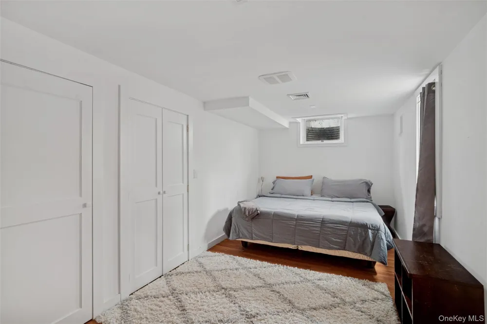 1008 Middle Line Hwy Sag Harbor, NY 11963