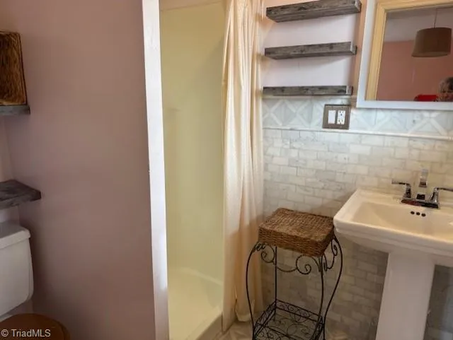 344 Knollwood Drive Wilkesboro, NC 28697