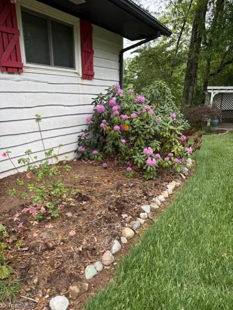 344 Knollwood Drive Wilkesboro, NC 28697