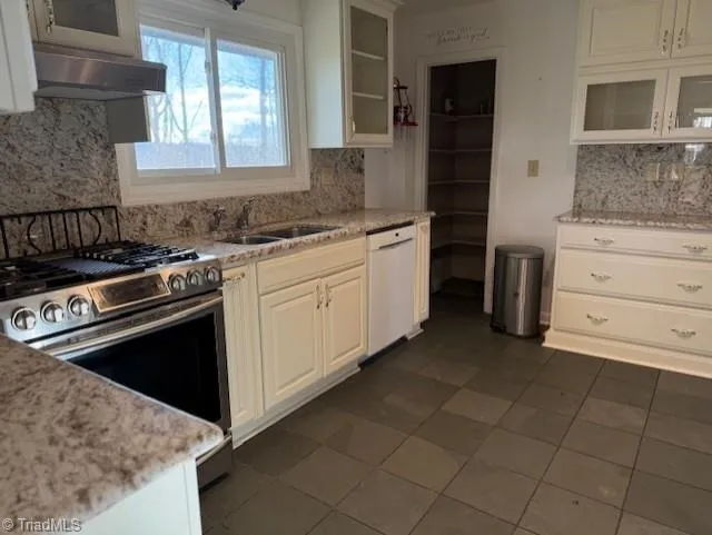 344 Knollwood Drive Wilkesboro, NC 28697
