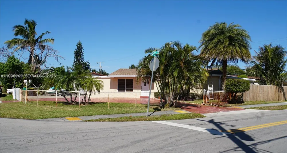 4361 SW 49th Ct Dania Beach, FL 33314