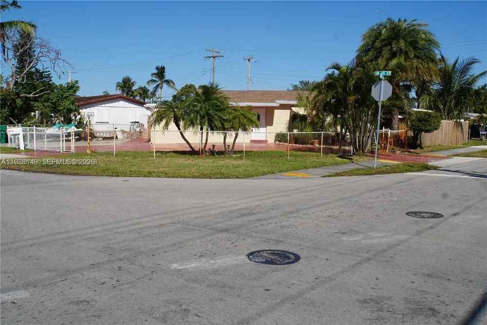4361 SW 49th Ct Dania Beach, FL 33314
