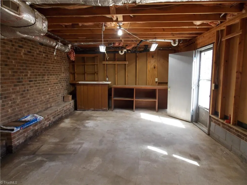 1004 Hillcroft Road Browns Summit, NC 27214