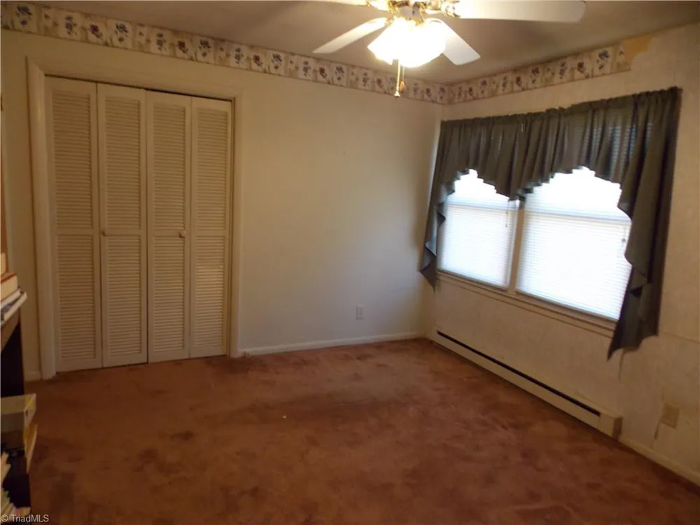 1004 Hillcroft Road Browns Summit, NC 27214
