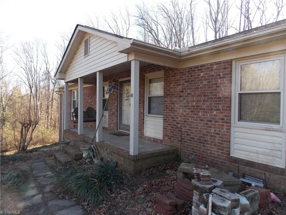 1004 Hillcroft Road Browns Summit, NC 27214