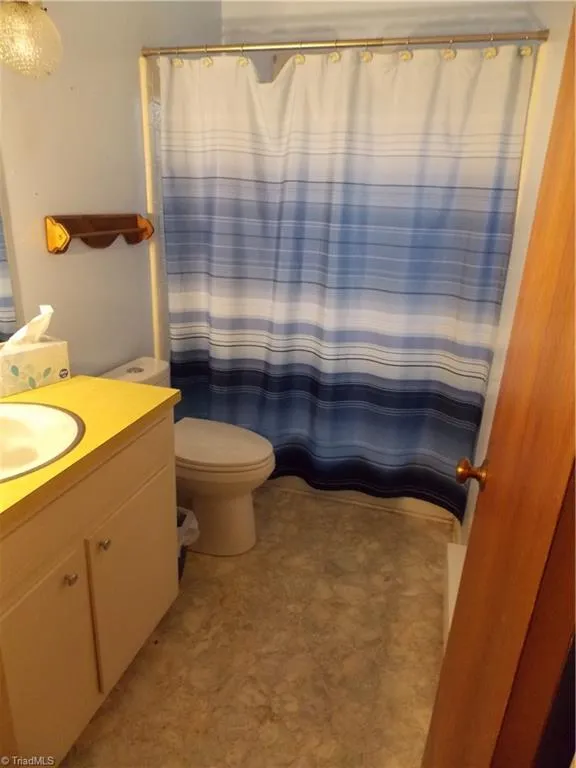 1004 Hillcroft Road Browns Summit, NC 27214