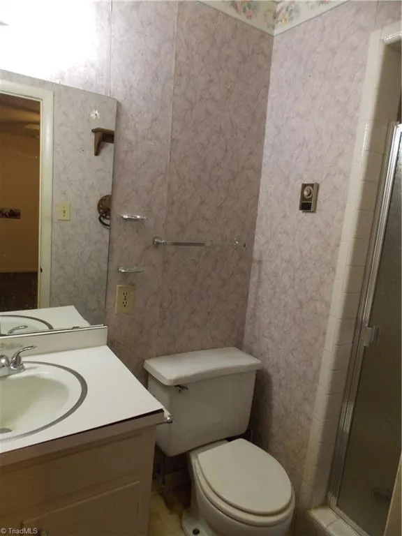 1004 Hillcroft Road Browns Summit, NC 27214