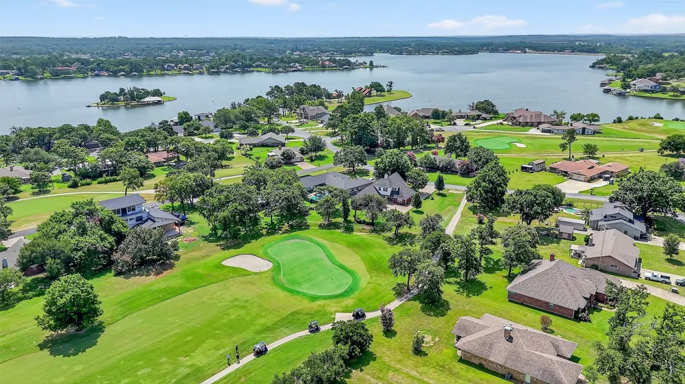 736 W Kiowa Drive Lake Kiowa, TX 76240