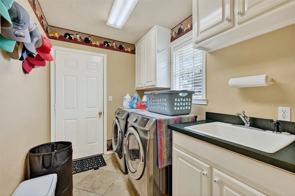 736 W Kiowa Drive Lake Kiowa, TX 76240